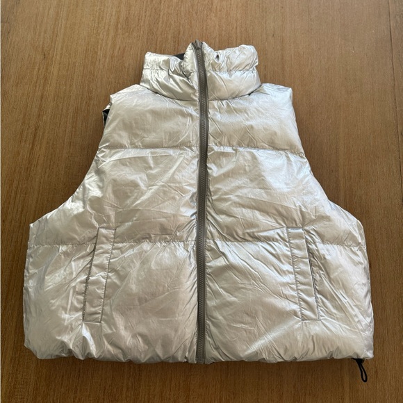 Nwt ALL IN MOTION PUFFER VEST REVERSIBLE - Picture 8 of 9